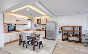 Seafront Apartment-Hosted By Sweetstay